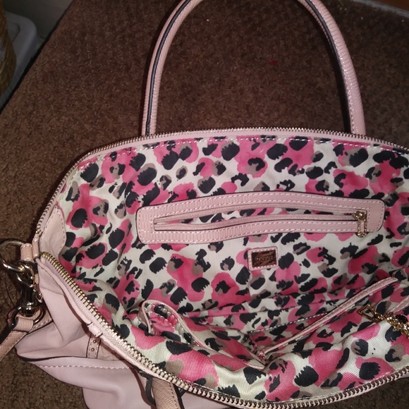 Guess Bag - Picture 3 of 3